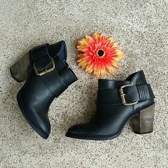 Steve Madden Shoes - Steve Madden Leather boots